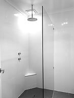 William Macintosh Motor Lodge