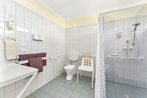 William Macintosh Motor Lodge