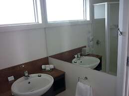 Diamond Island Resort & Penguin viewing