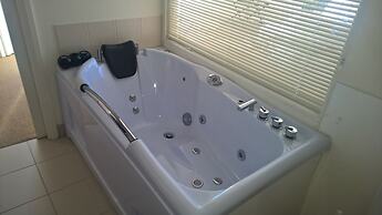 Diamond Island Resort & Penguin viewing