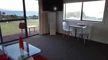 Diamond Island Resort & Penguin viewing