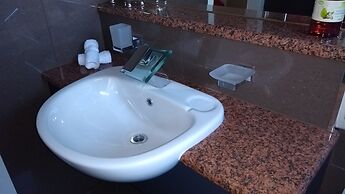 Diamond Island Resort & Penguin viewing