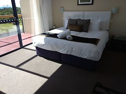 Diamond Island Resort & Penguin viewing