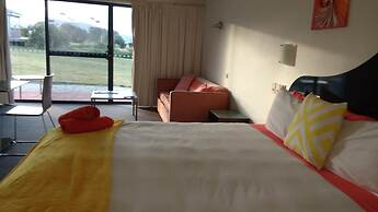 Diamond Island Resort & Penguin viewing