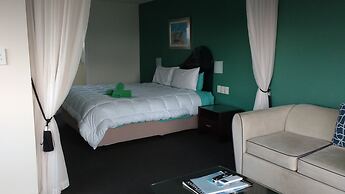 Diamond Island Resort & Penguin viewing