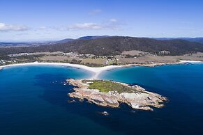 Diamond Island Resort & Penguin viewing