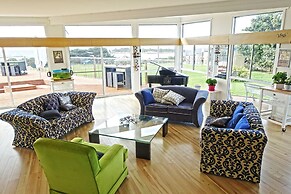 Diamond Island Resort & Penguin viewing