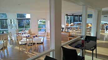 Diamond Island Resort & Penguin viewing