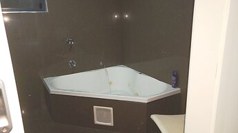 Diamond Island Resort & Penguin viewing