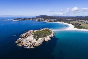 Diamond Island Resort & Penguin viewing