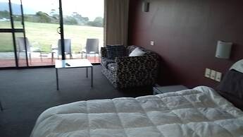 Diamond Island Resort & Penguin viewing