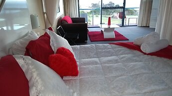 Diamond Island Resort & Penguin viewing