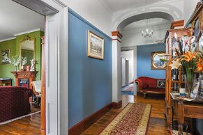 The Lodge on Elizabeth