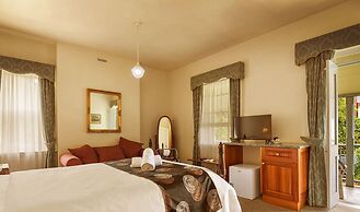 The Lodge on Elizabeth