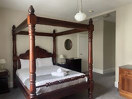 The Lodge on Elizabeth