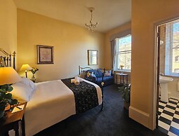 The Lodge on Elizabeth