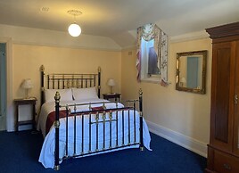 The Lodge on Elizabeth