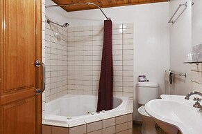 The Lodge on Elizabeth