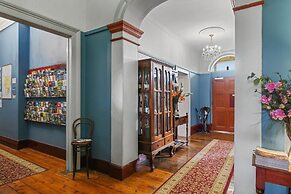 The Lodge on Elizabeth