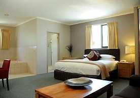 Quality Inn Colonial