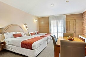 Quality Inn Colonial