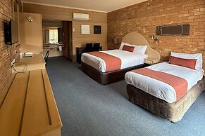 Quality Inn Colonial