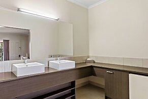 Quality Inn Colonial