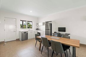 Moonlight Bay Suites