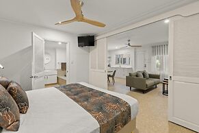 Moonlight Bay Suites