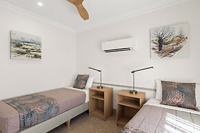 Moonlight Bay Suites