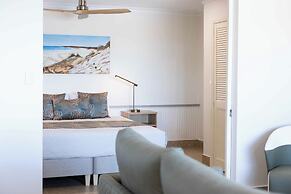 Moonlight Bay Suites