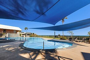 Moonlight Bay Suites