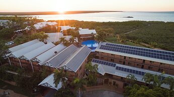 Moonlight Bay Suites