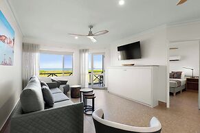 Moonlight Bay Suites