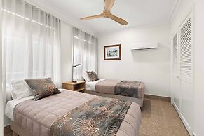 Moonlight Bay Suites