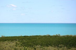 Moonlight Bay Suites