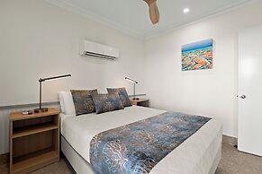 Moonlight Bay Suites