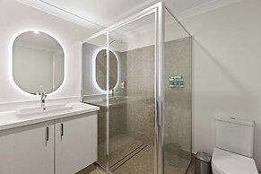 Moonlight Bay Suites