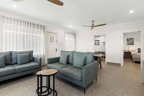 Moonlight Bay Suites