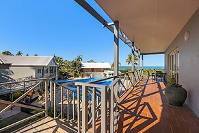 Moonlight Bay Suites