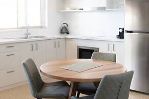 Moonlight Bay Suites