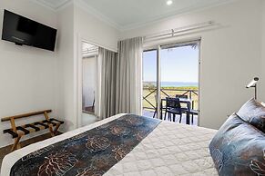 Moonlight Bay Suites