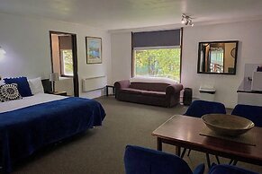 West Coaster Motel