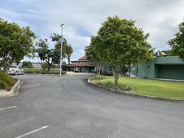 Puffers Inn Logan Motel