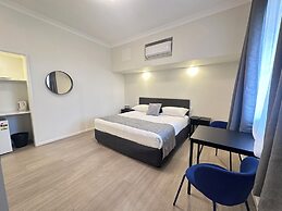 Puffers Inn Logan Motel