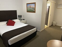 Puffers Inn Logan Motel