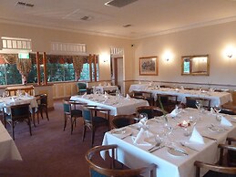 Puffers Inn Logan Motel