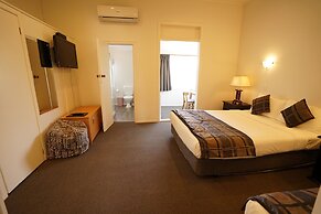 Alpers Lodge & Conference Centre