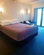 Parklane Motor Lodge