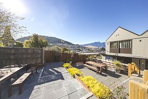 Lomond Lodge Motel & Apartments